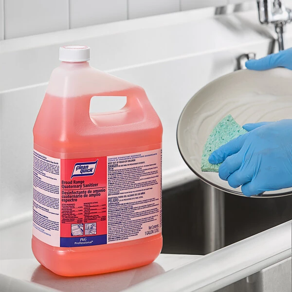 Clean Quick 07534 Closed Loop Broad Range Quaternary Sanitizer Concentrate 1 Gallon - 3/Case