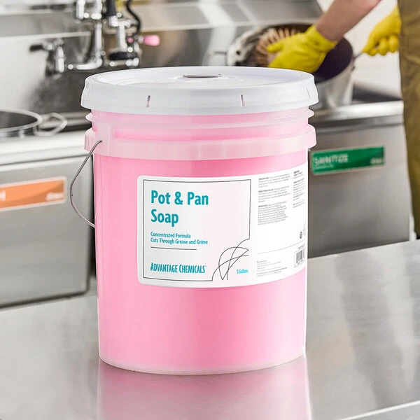 Advantage Chemicals 5 Gallon / 640 oz. Concentrated Pot & Pan Soap
