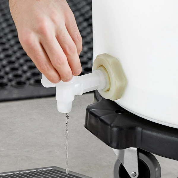 Choice Drain Spigot for Choice and Rubbermaid 20 Gallon and 32 Gallon Vegetable Crispers