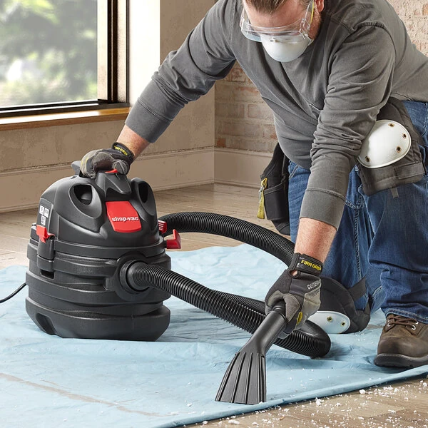 Shop-Vac 5872911 5 Gallon 6.0 Peak HP Portable Polyethylene Wet / Dry Vacuum with Tool Kit